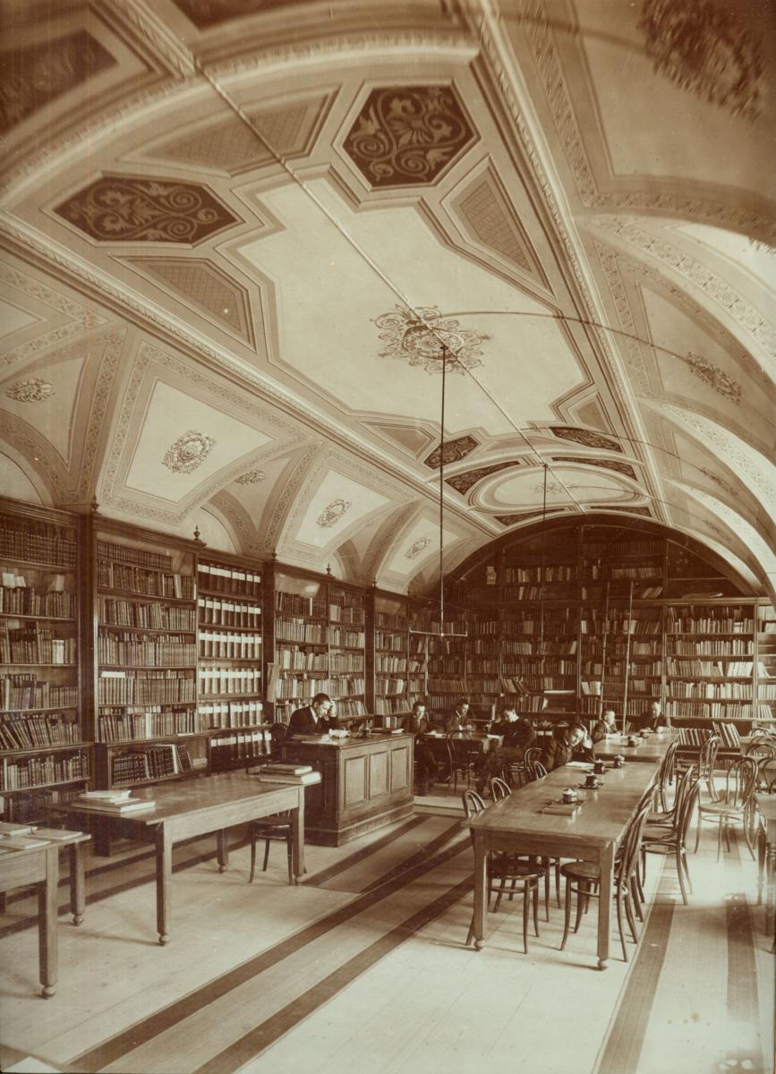 A Kollégium nyilvános olvasóterme 1895 körül